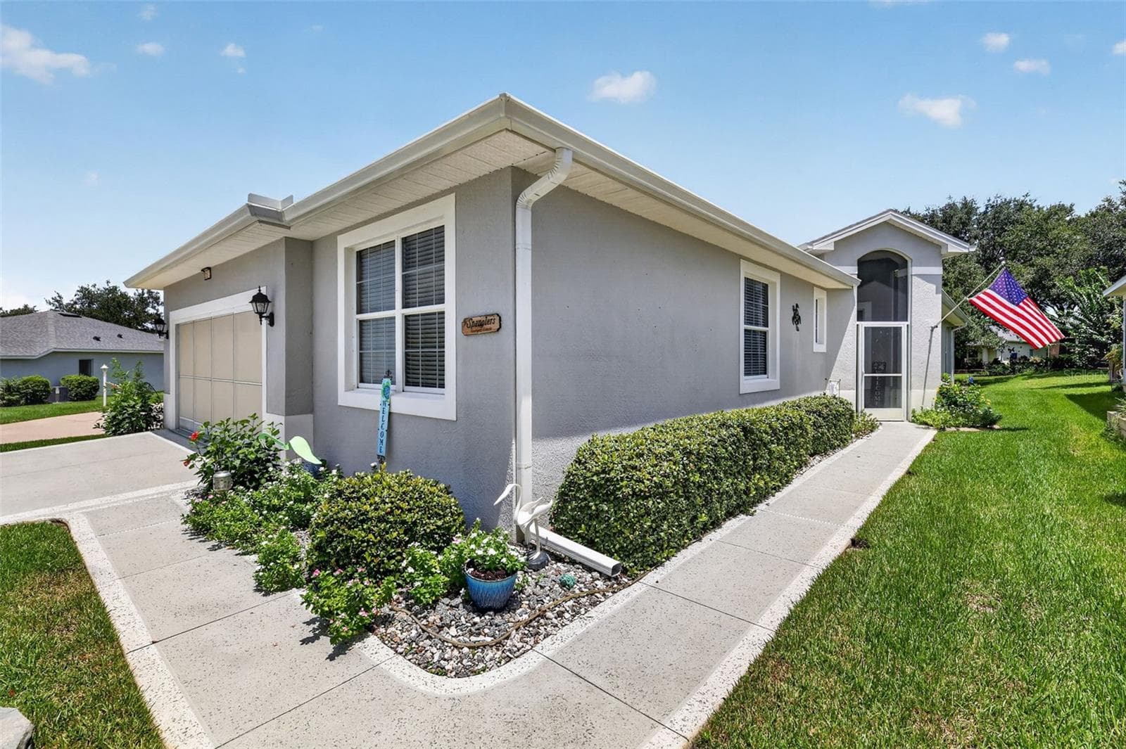 20512 QUEEN ALEXANDRA DR