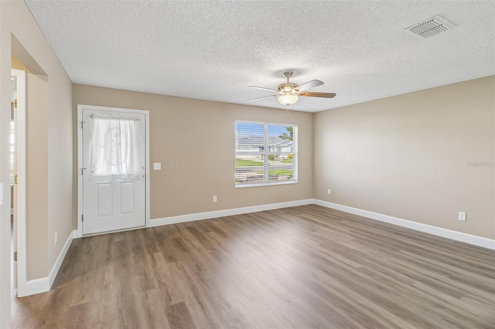 Living Room - 2609 PRIVADA DR, THE VILLAGES