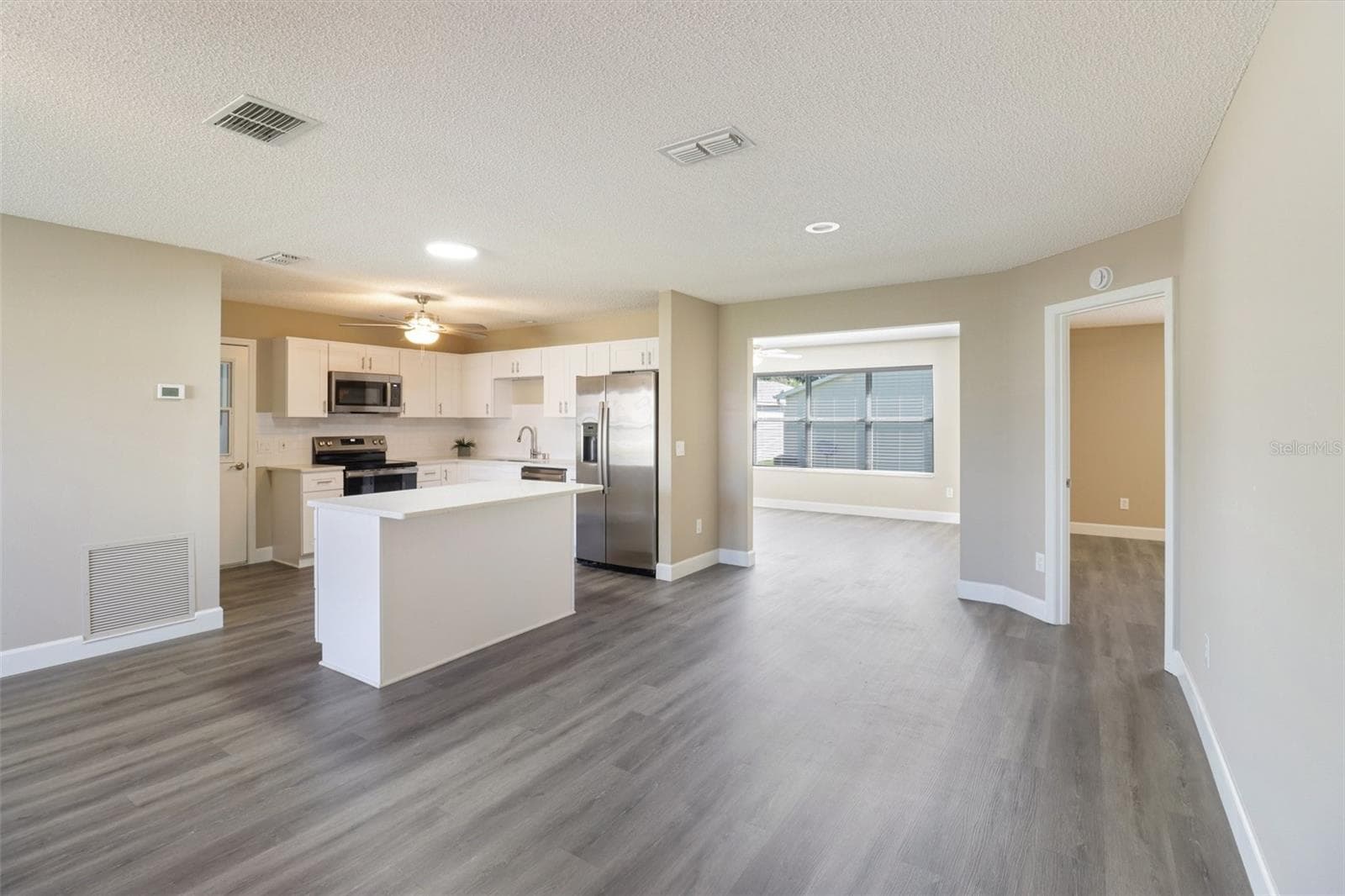 Single Family Residence at 2609 PRIVADA DR, THE VILLAGES, photo 9 of 30