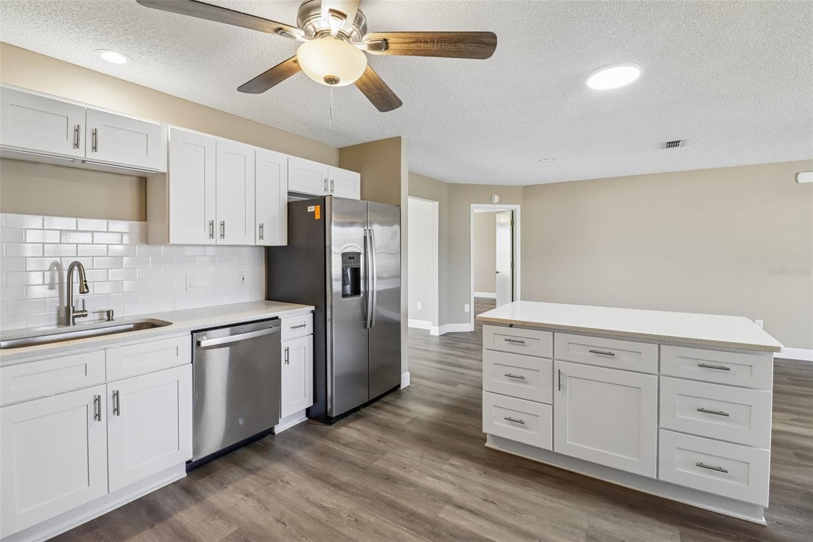 Remodeled - 2609 PRIVADA DR, THE VILLAGES