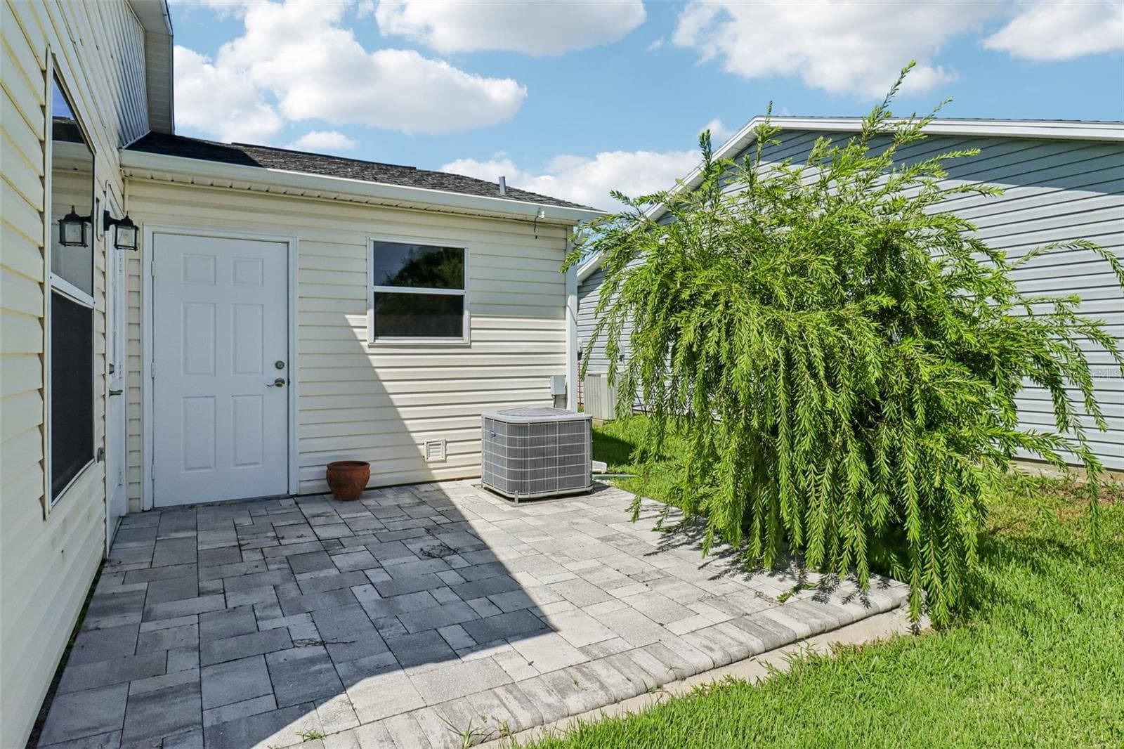 Single Family Residence at 2609 PRIVADA DR, THE VILLAGES, photo 26 of 30
