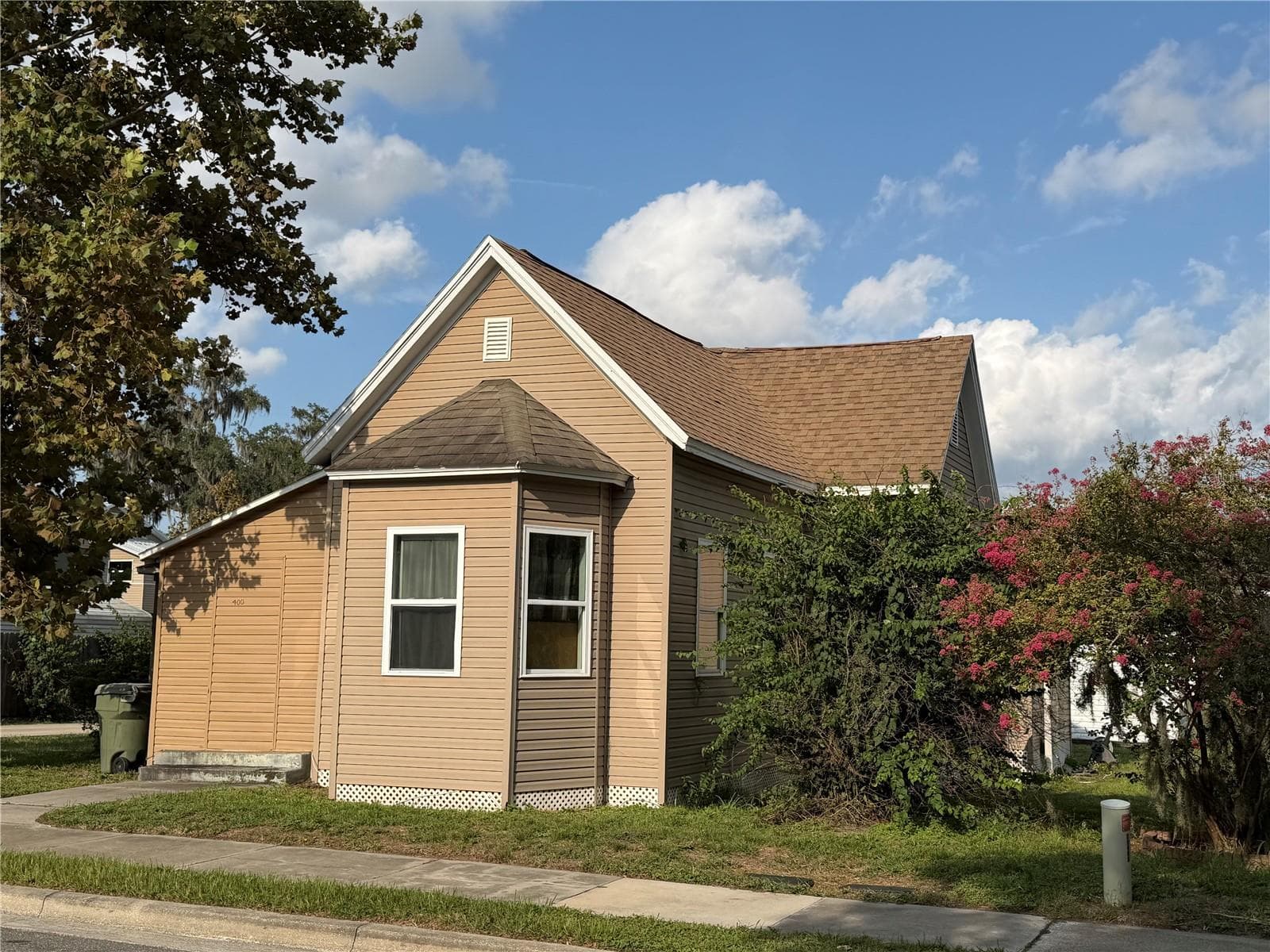 Building 2 - 400 S 6TH ST, LEESBURG