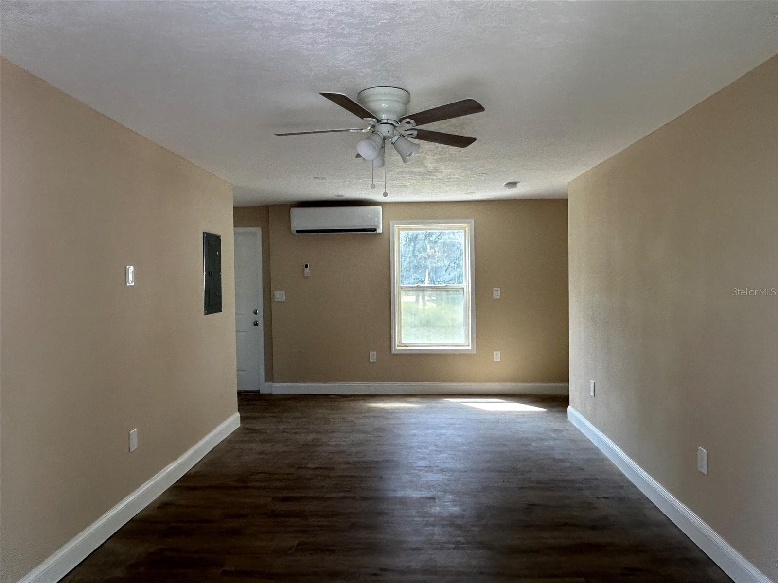 Quadruplex at 400 S 6TH ST, LEESBURG, photo 7 of 20