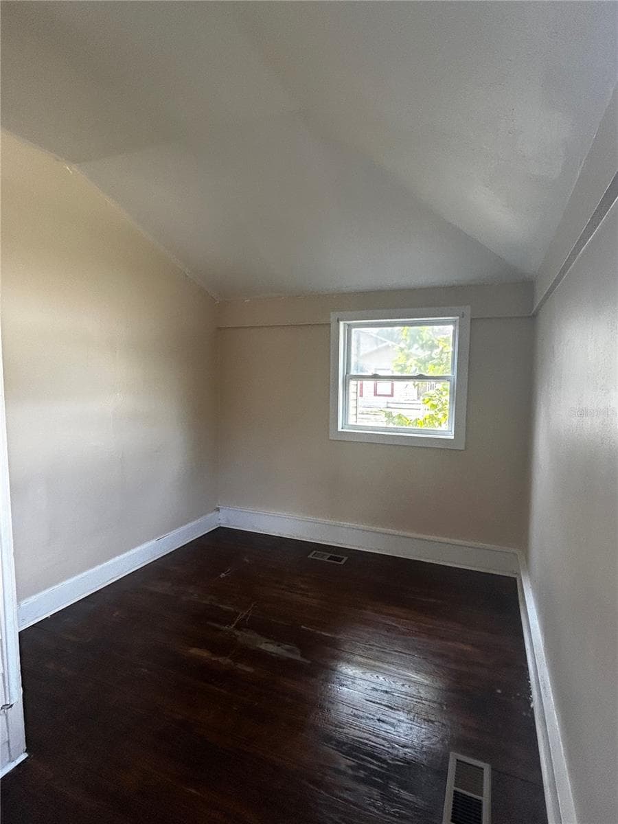 Quadruplex at 400 S 6TH ST, LEESBURG, photo 16 of 20