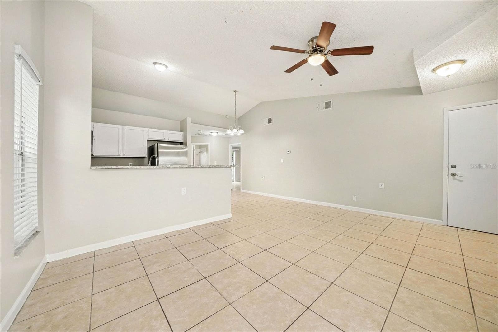 Single Family Residence at 1034 CLOVERCREST RD, ORLANDO, photo 5 of 21