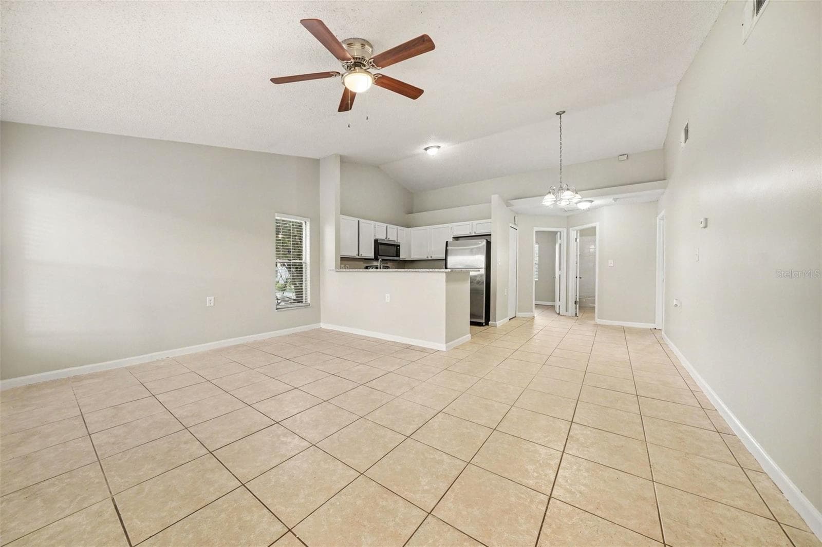 Single Family Residence at 1034 CLOVERCREST RD, ORLANDO, photo 8 of 21