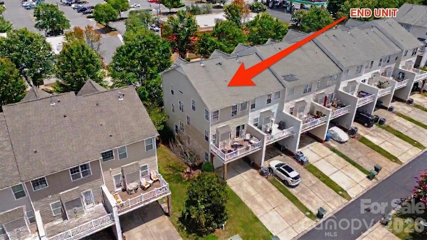Its an end unit with a deck and a 2 car garage - Charlotte