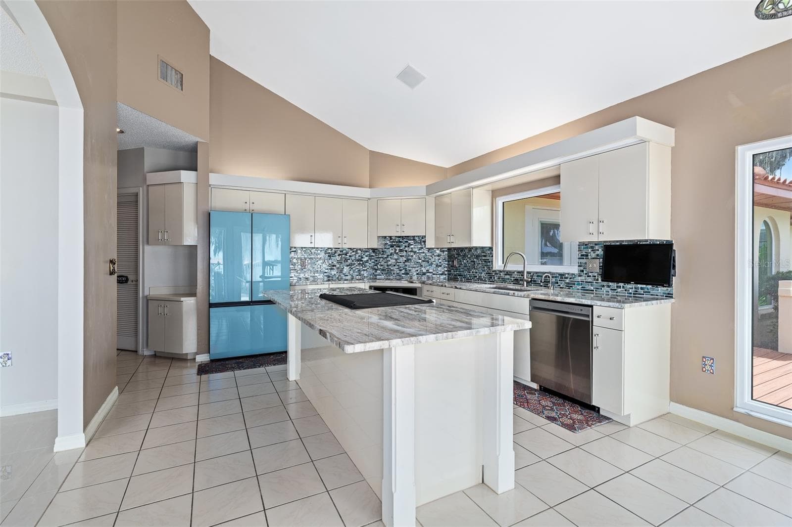 Single Family Residence at 1412 MOSSWOOD DR, LEESBURG, photo 22 of 82