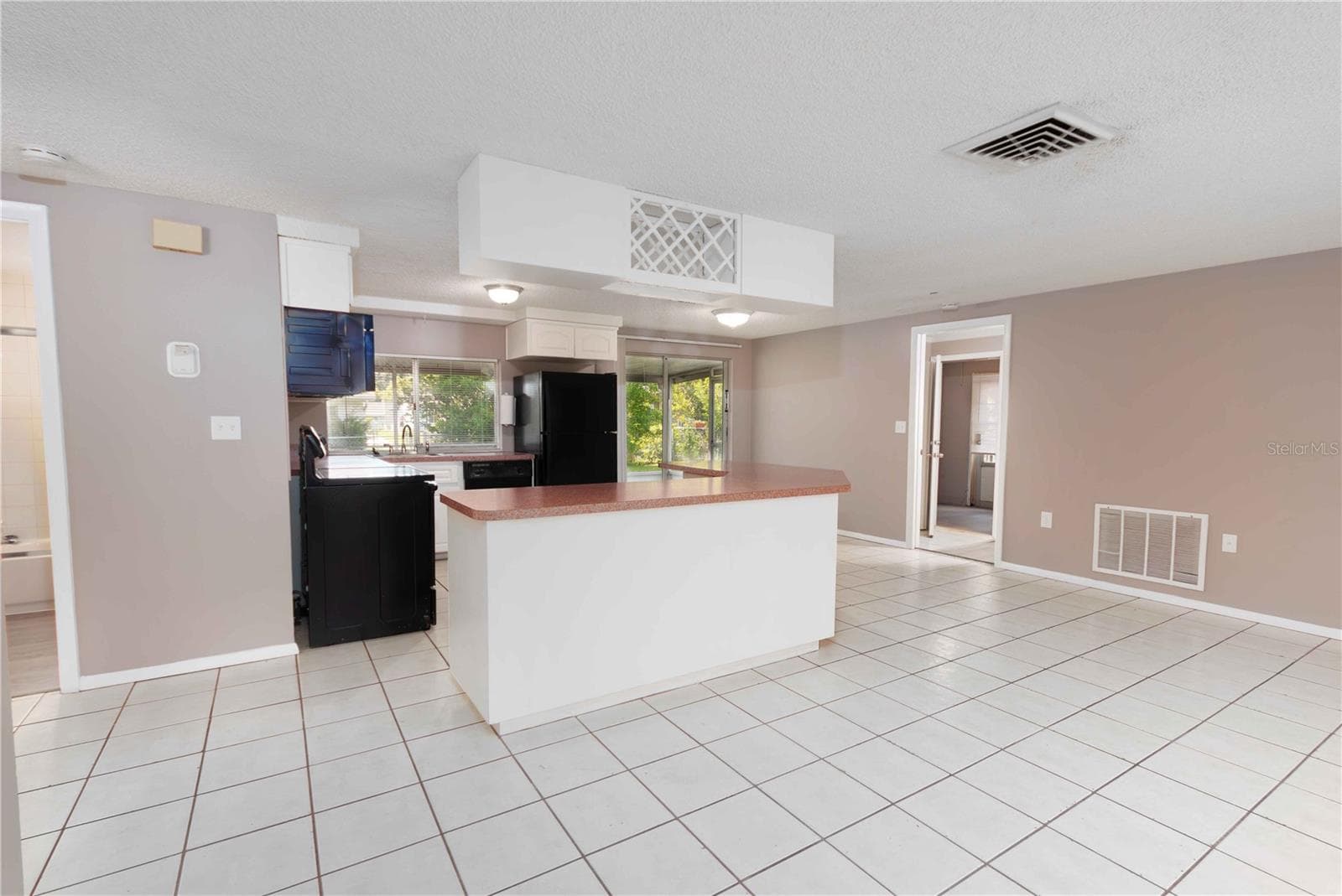 Single Family Residence at 12401 GUNSTOCK LN, HUDSON, photo 7 of 27