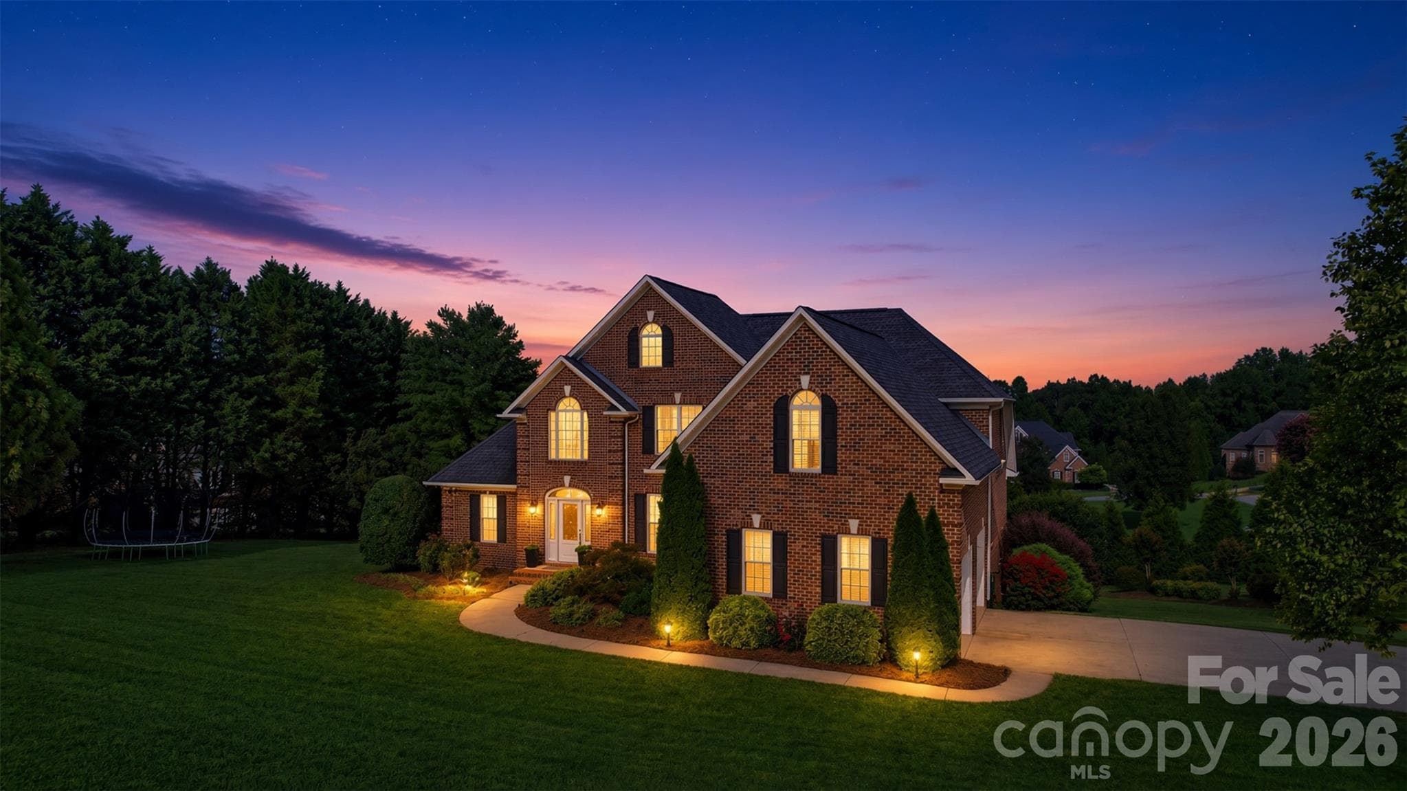 Single Family Residence at 1064 Baker Barn Road, Hickory, photo 4 of 39