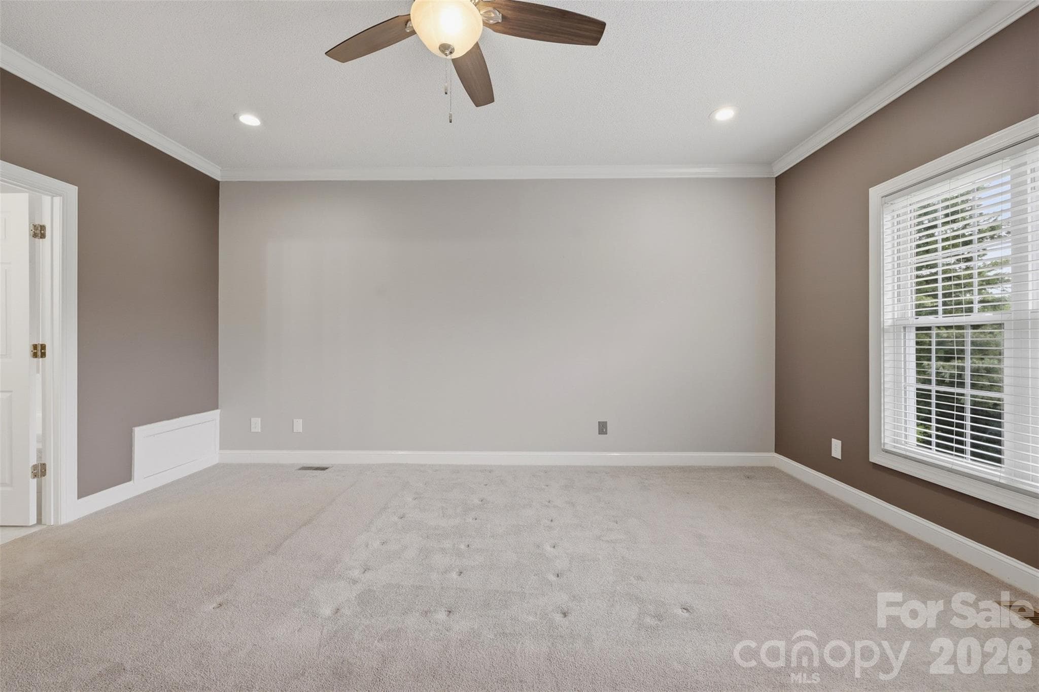Single Family Residence at 1064 Baker Barn Road, Hickory, photo 15 of 39