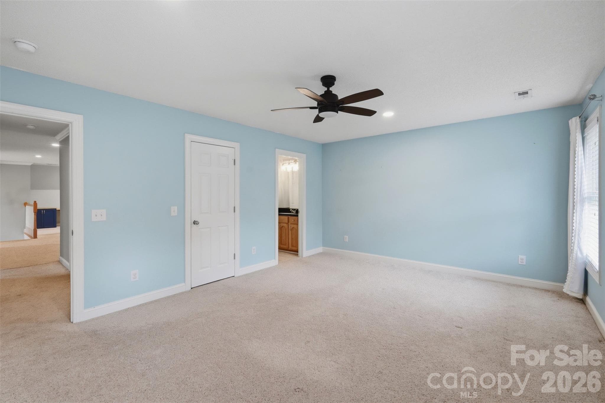 Single Family Residence at 1064 Baker Barn Road, Hickory, photo 19 of 39