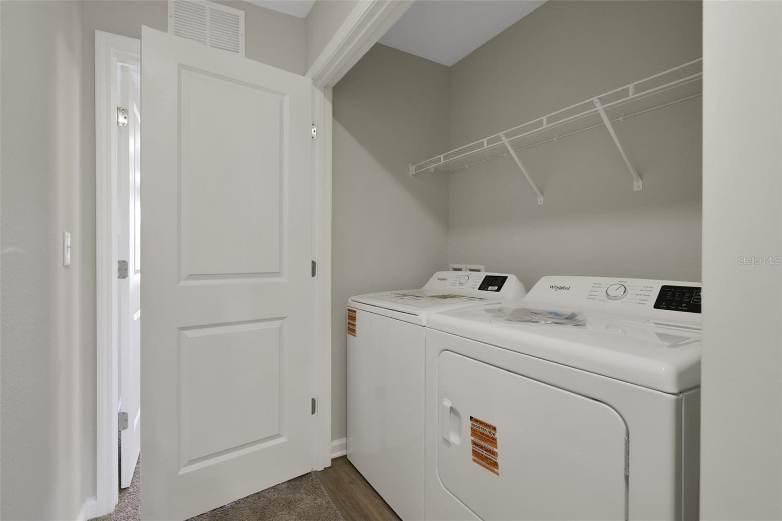 Townhouse at CARY LANDING, JACKSONVILLE, photo 11 of 19