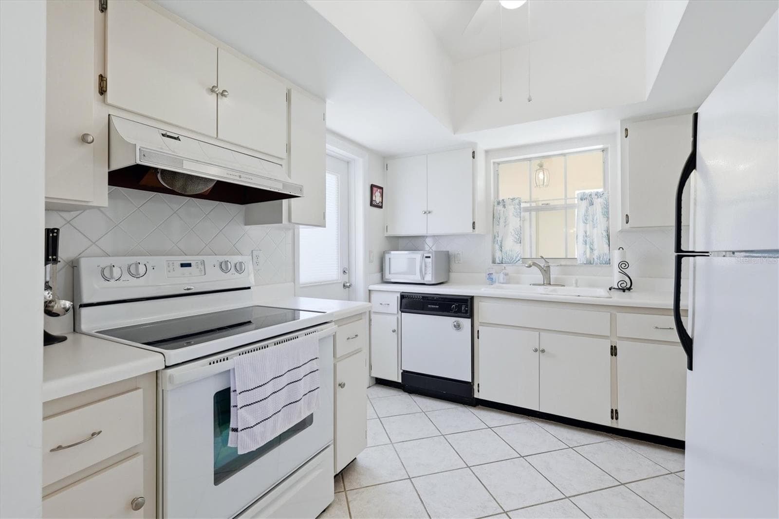 Villa at 5887 TIDEWOOD AVE #2, SARASOTA, photo 14 of 33