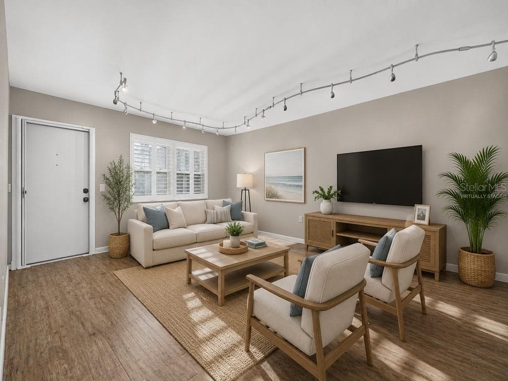 Virtually Staged - 6015 19TH ST N #215, ST PETERSBURG