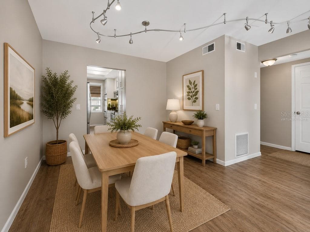 Virtually Staged - 6015 19TH ST N #215, ST PETERSBURG