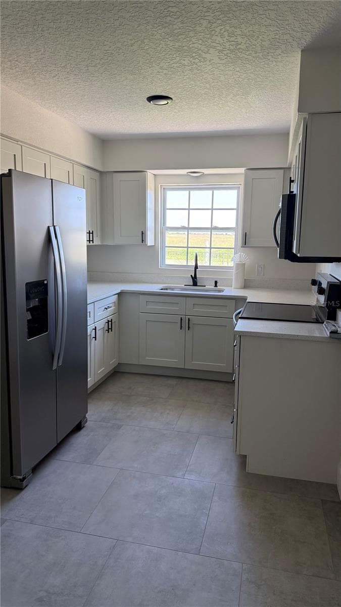 Single Family Residence at 606 RIDGEWOOD AVE, DUNDEE, photo 2 of 19