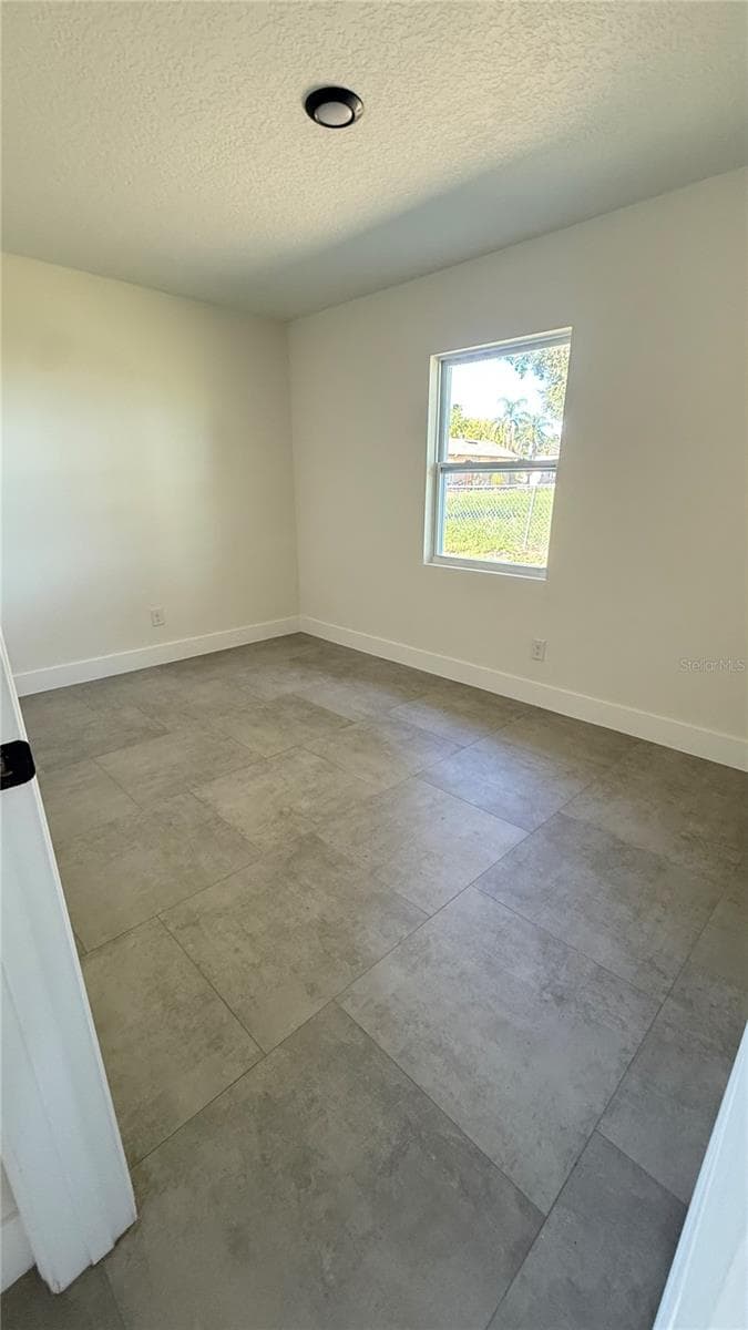 Single Family Residence at 606 RIDGEWOOD AVE, DUNDEE, photo 13 of 19