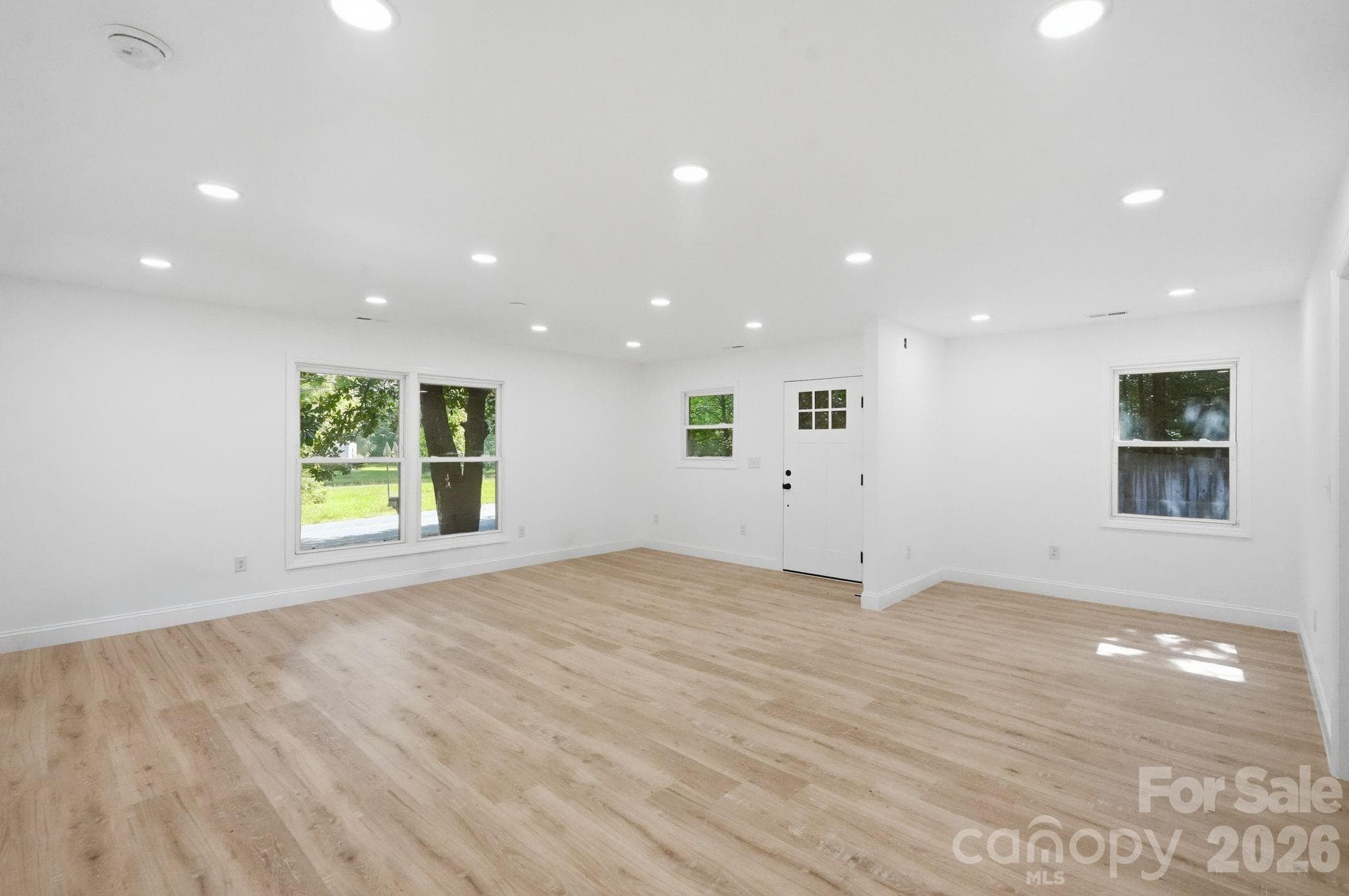Single Family Residence at 45680 Blackhawk Lane, New London, photo 12 of 43
