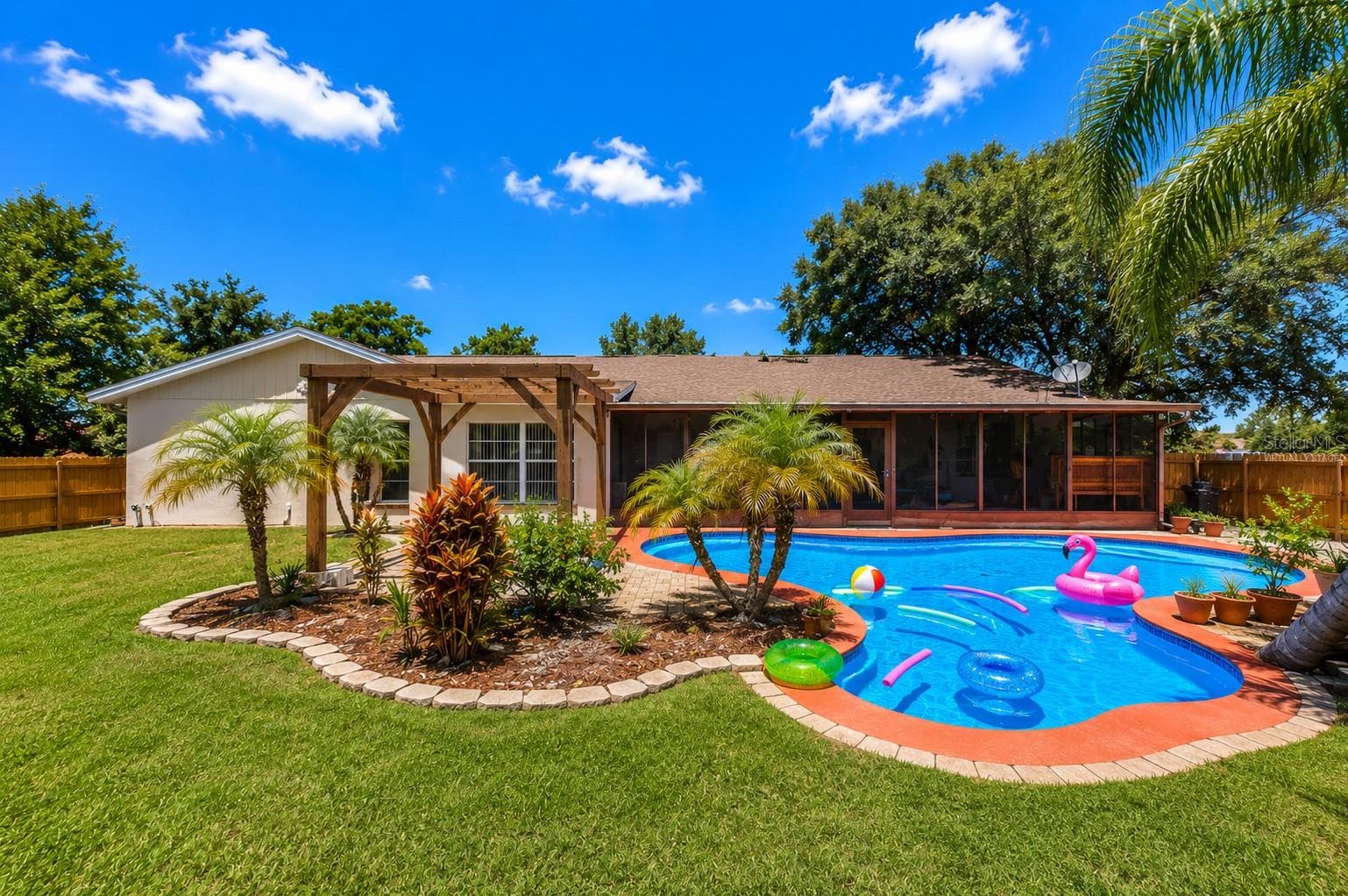 Virtually Staged - 8904 W FLORA ST, TAMPA