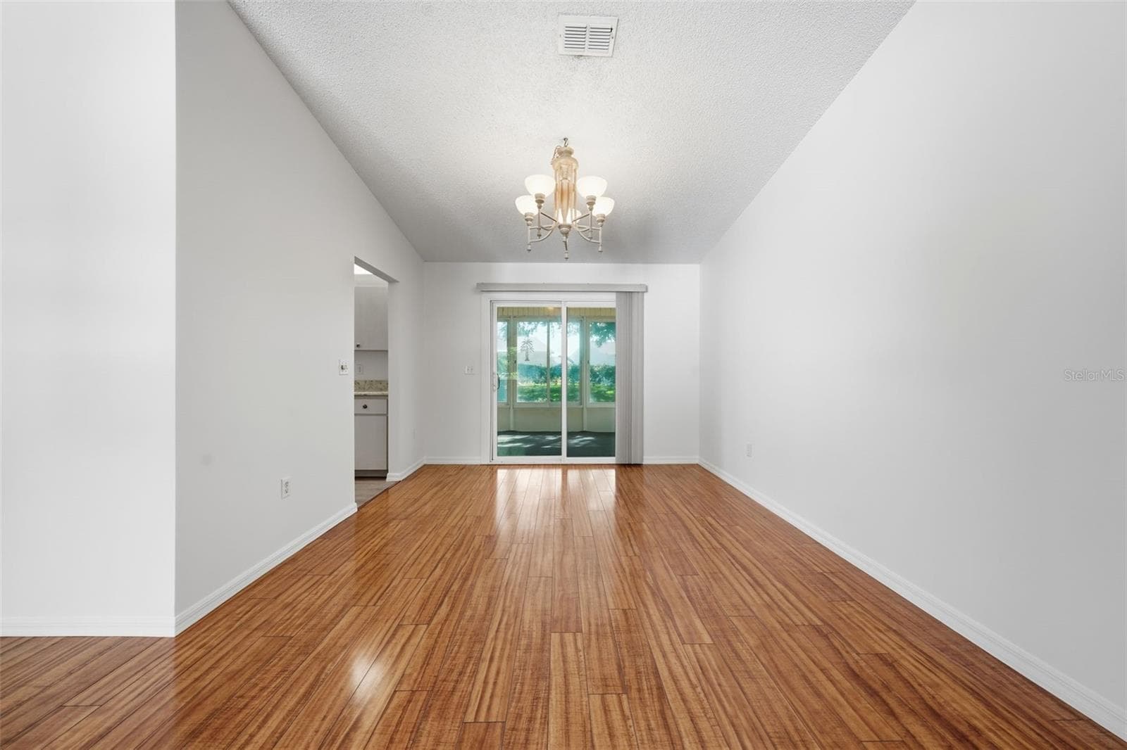 Single Family Residence at 17989 SE 106TH CT, SUMMERFIELD, photo 9 of 42