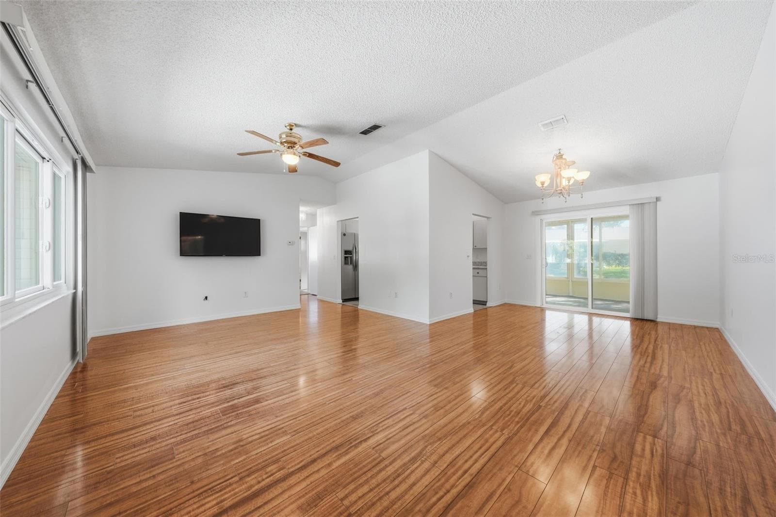 Single Family Residence at 17989 SE 106TH CT, SUMMERFIELD, photo 11 of 42