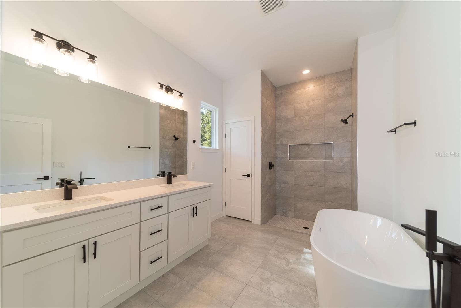 Single Family Residence at 2631 W ROYAL PALM DR, CITRUS SPRINGS, photo 17 of 50