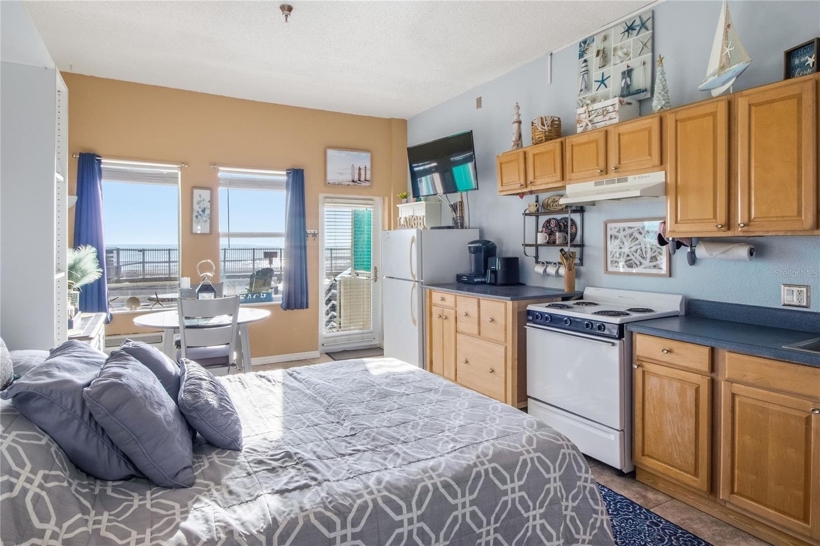 Condo - Hotel at 701 S ATLANTIC AVE #112, DAYTONA BEACH, photo 3 of 19