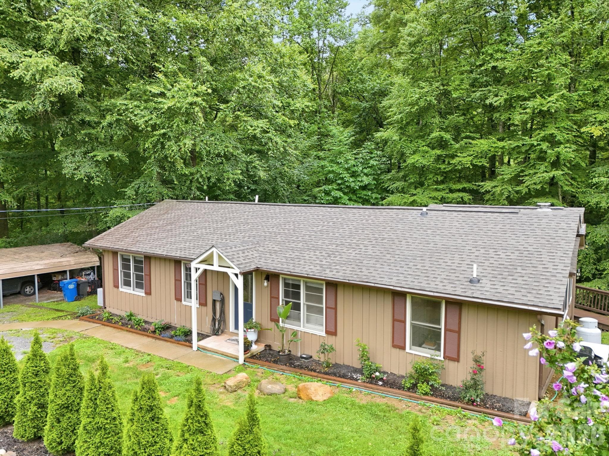 Single Family Residence at 313 Walker Road, Waynesville, photo 6 of 38