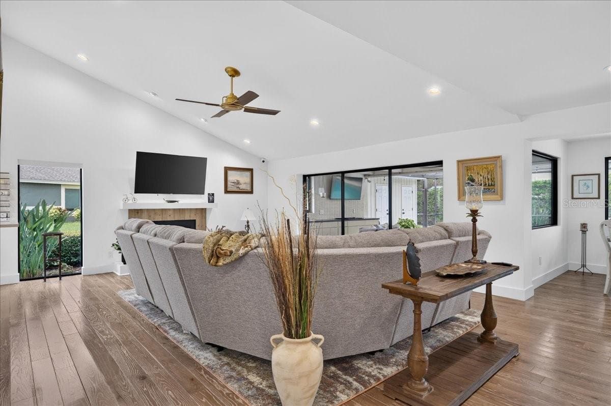 Single Family Residence at 2862 SHADY OAK CT, CLEARWATER, photo 18 of 62