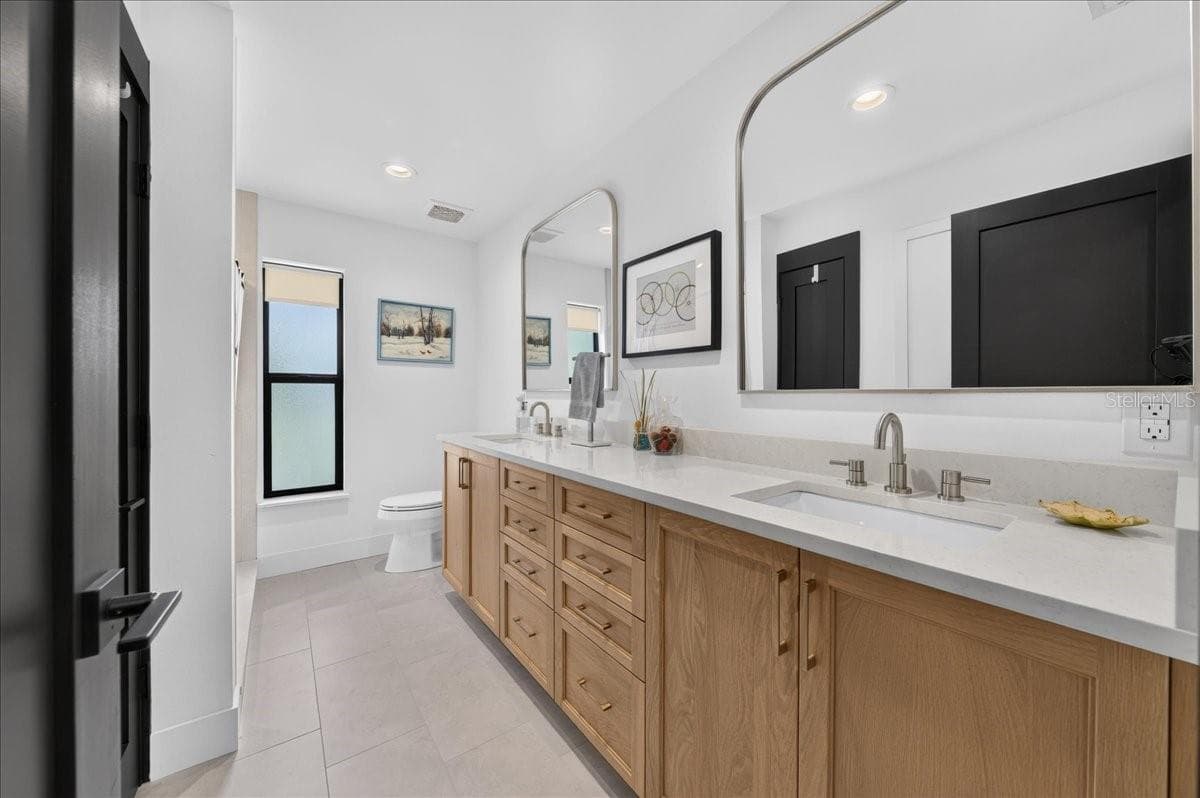 Single Family Residence at 2862 SHADY OAK CT, CLEARWATER, photo 29 of 62