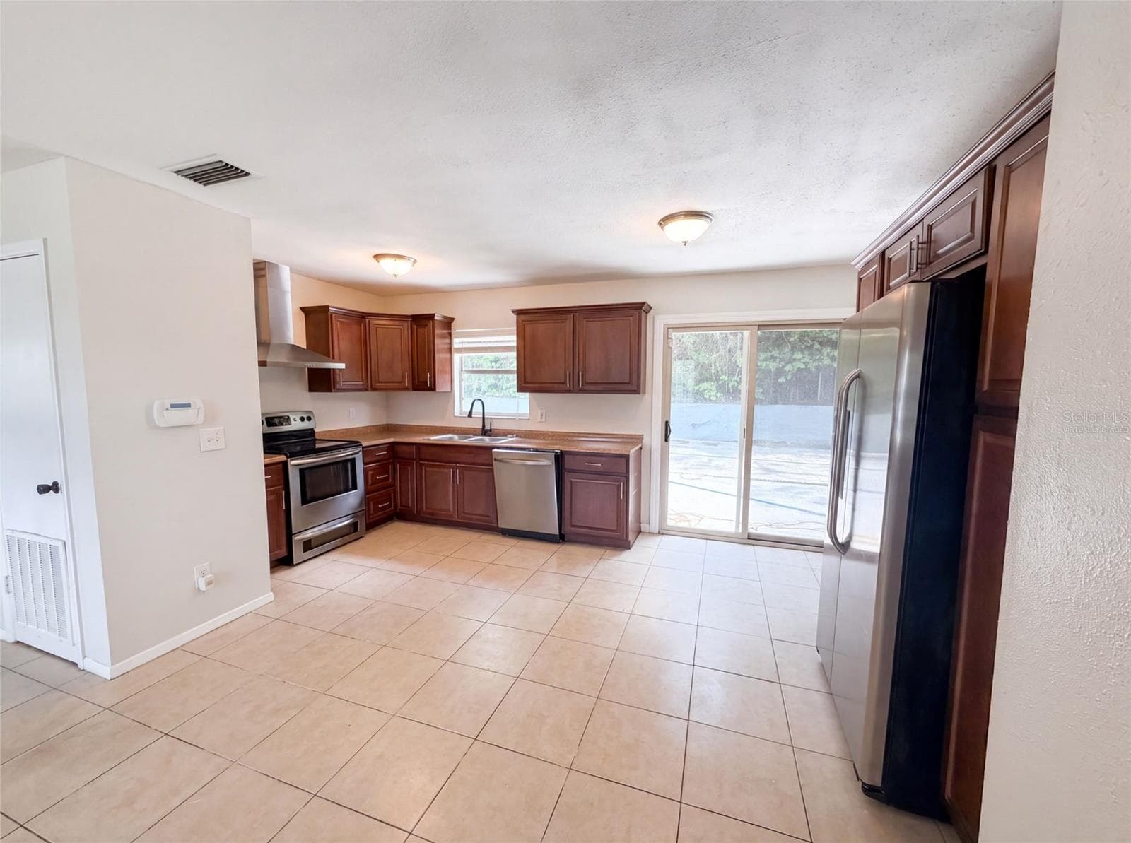 Virtually Staged - 7018 LYNWOOD DR, TAMPA