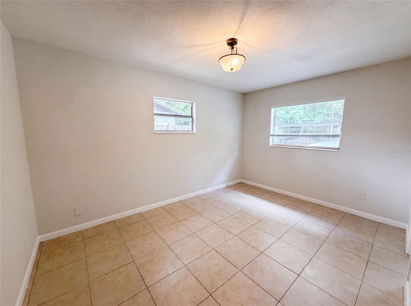 Virtually Staged - 7018 LYNWOOD DR, TAMPA