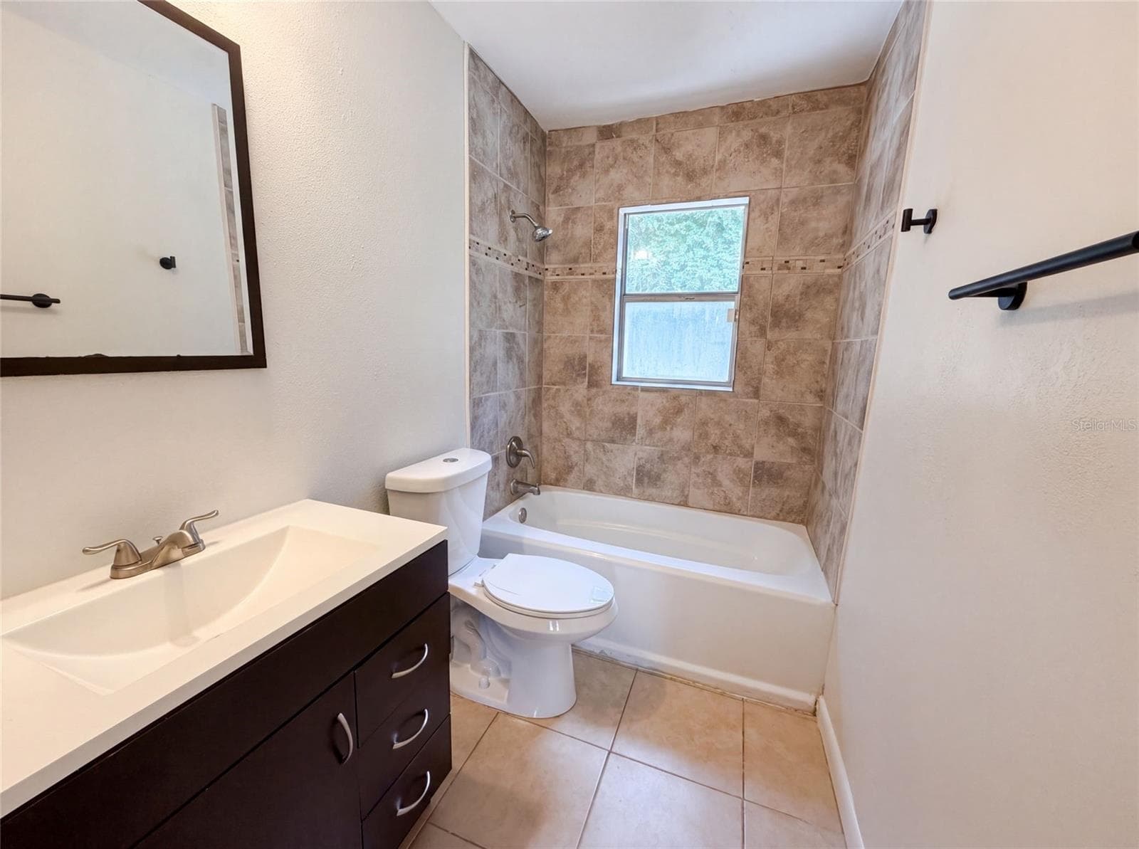 Single Family Residence at 7018 LYNWOOD DR, TAMPA, photo 7 of 13