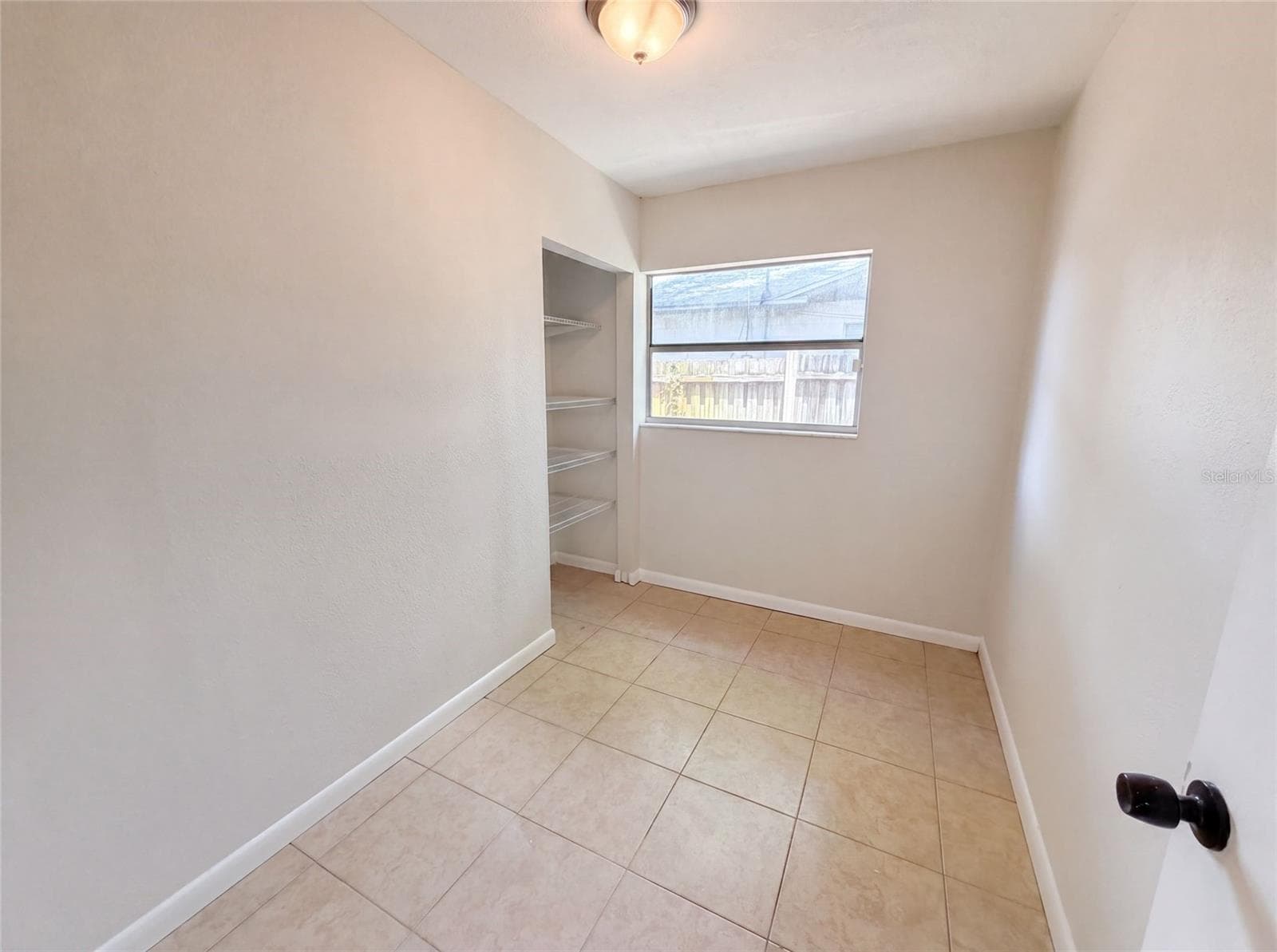 Single Family Residence at 7018 LYNWOOD DR, TAMPA, photo 11 of 13