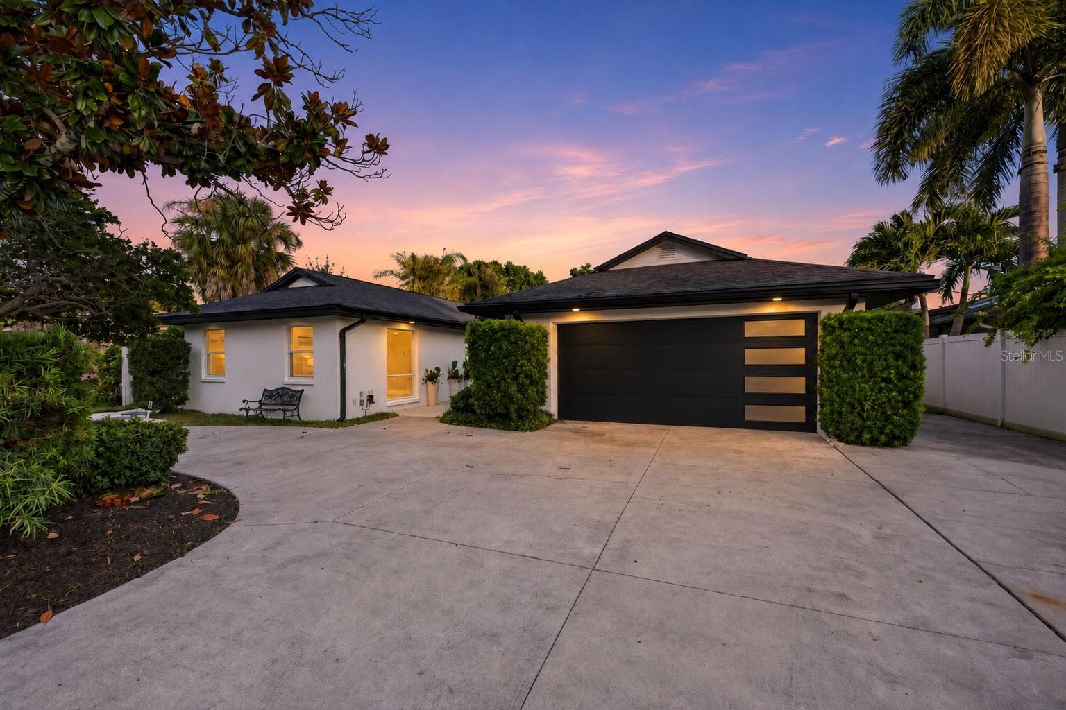 219 MIRAMAR BLVD NE