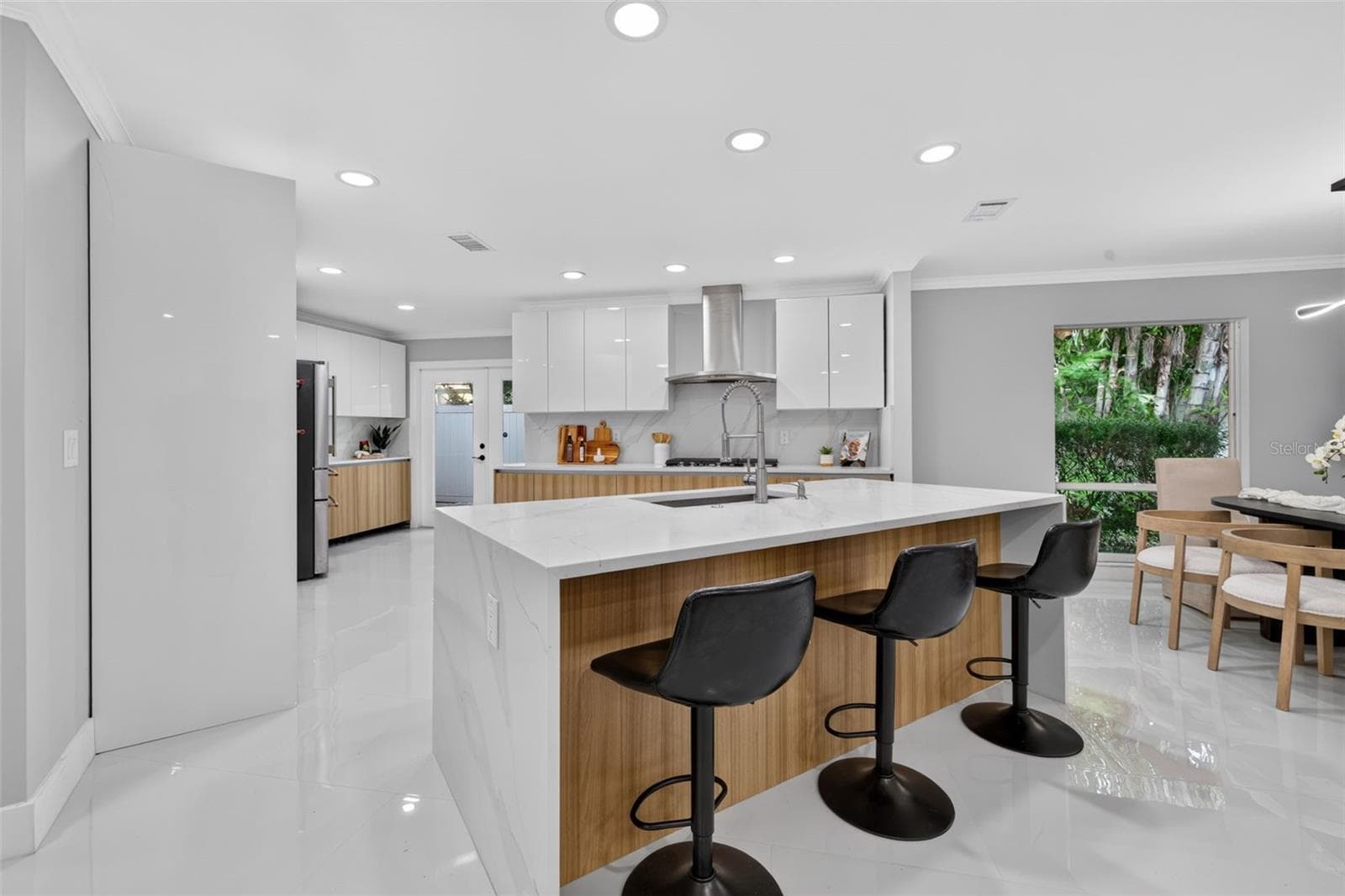 Single Family Residence at 219 MIRAMAR BLVD NE, ST PETERSBURG, photo 7 of 50