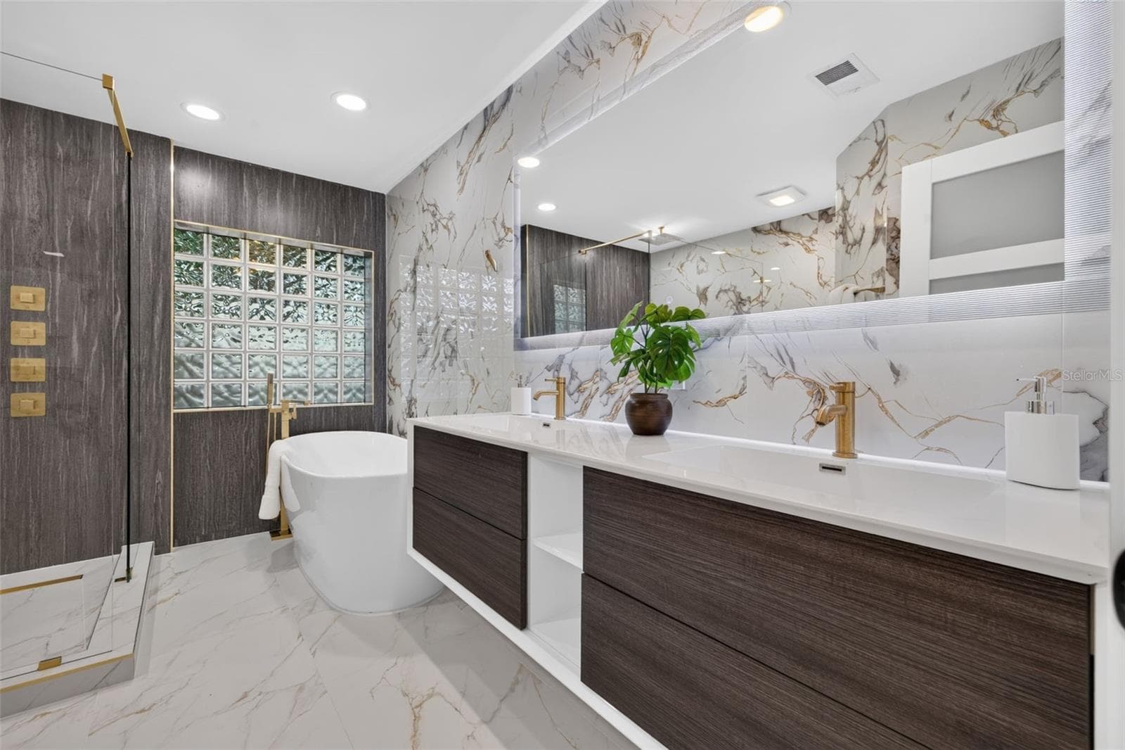 Single Family Residence at 219 MIRAMAR BLVD NE, ST PETERSBURG, photo 27 of 50