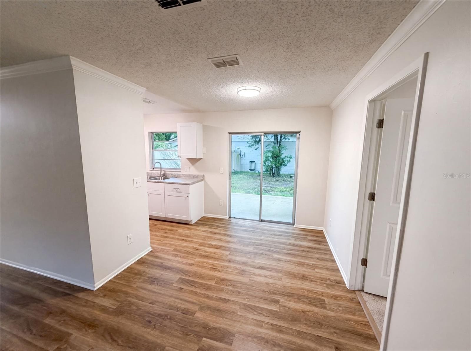 Single Family Residence at 8310 ROLLING LOG DR, ORLANDO, photo 6 of 23