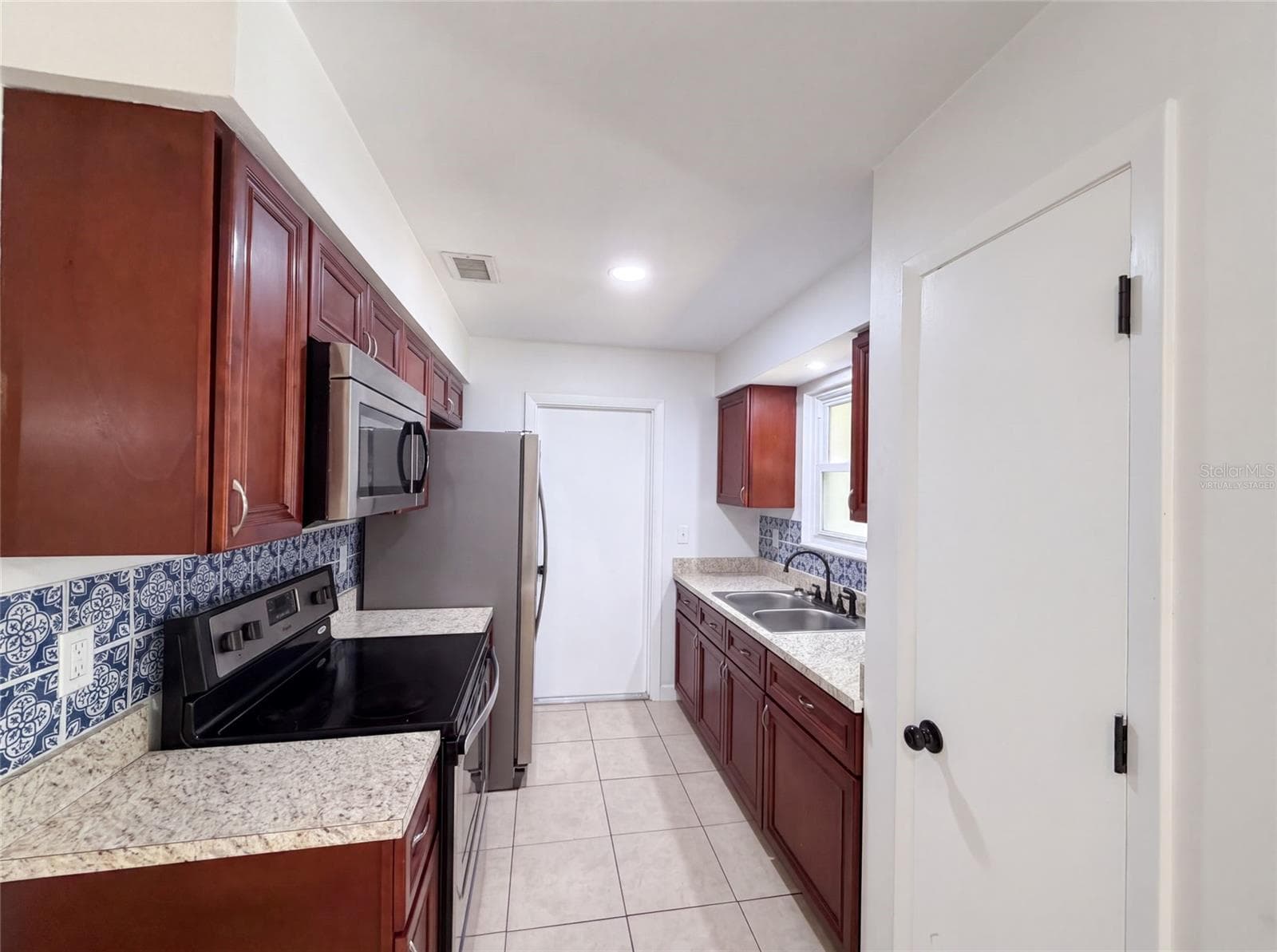 Virtually Staged - 7233 THOMAS JEFFERSON CIR W, BARTOW