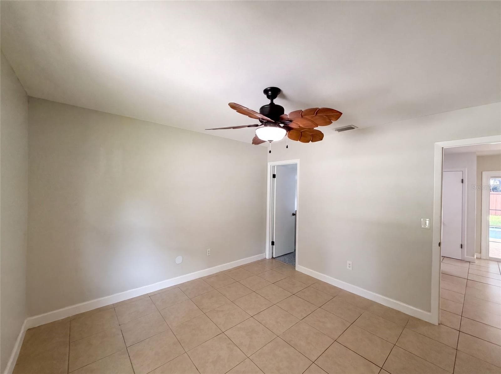 Single Family Residence at 7233 THOMAS JEFFERSON CIR W, BARTOW, photo 8 of 18