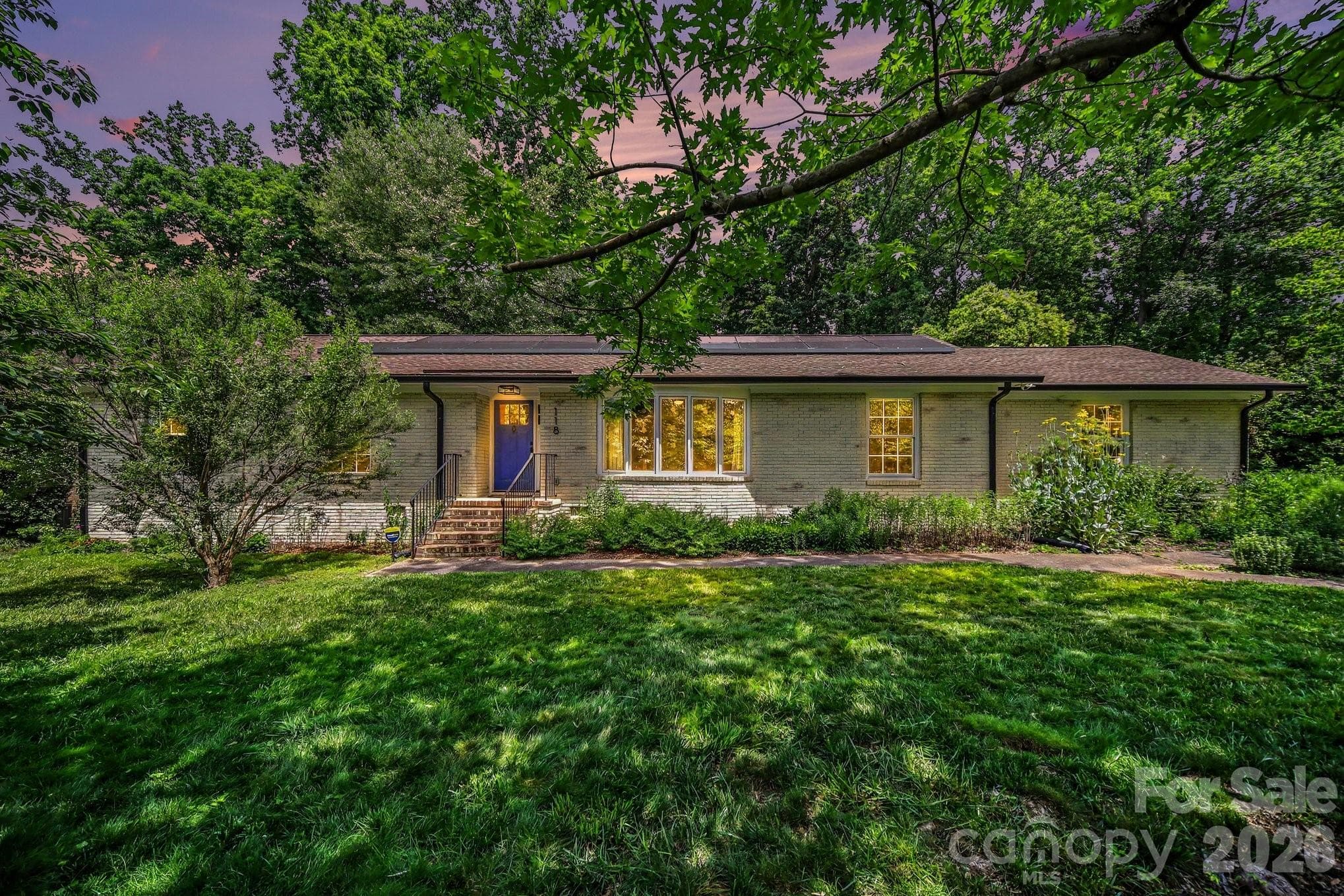 Single Family Residence at 118 Lutomma Circle, Charlotte, photo 2 of 39