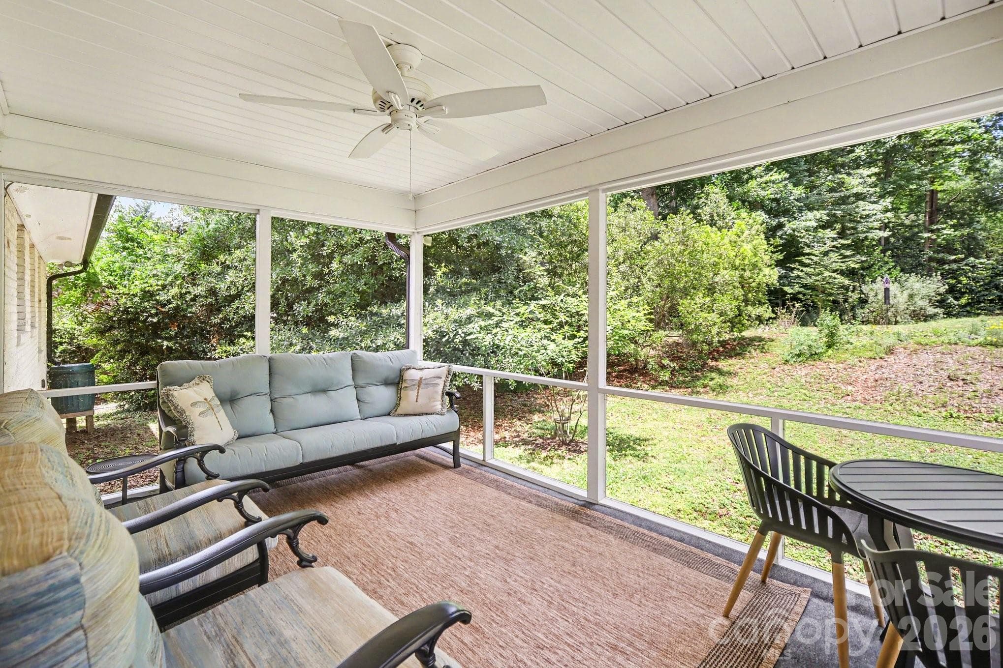Screen porch - 118 Lutomma Circle, Charlotte