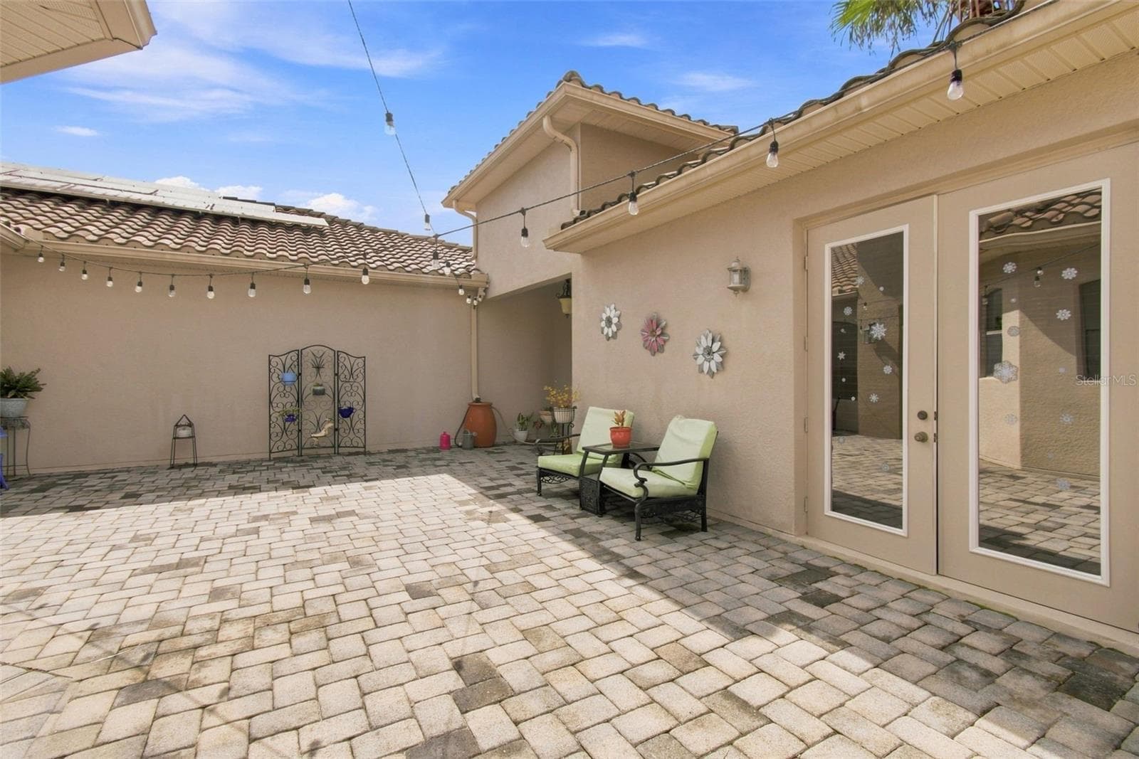 Courtyard with double door entry to in-law suite - 970 SAN RAPHAEL ST, POINCIANA