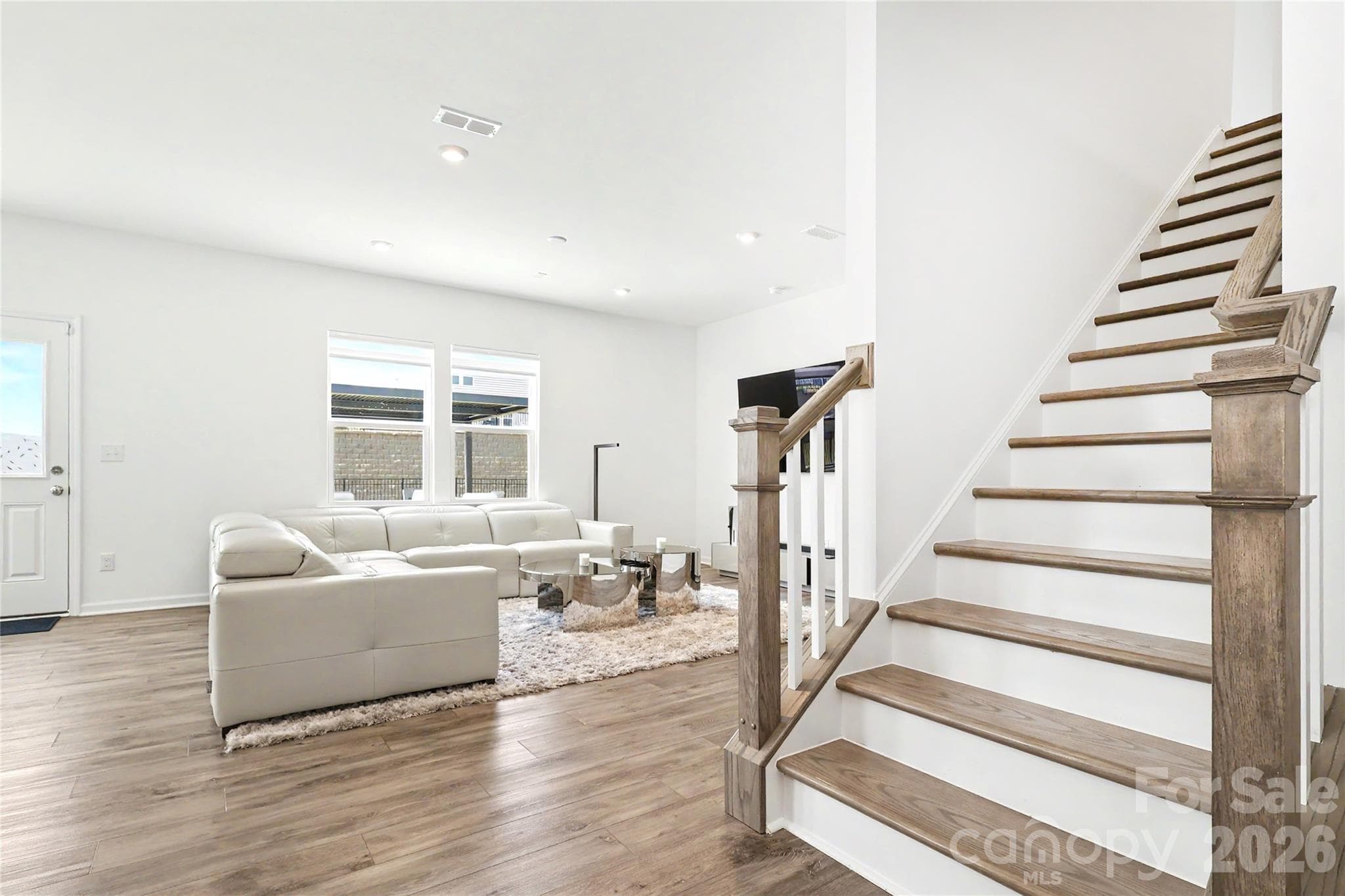 Single Family Residence at 11122 Glasden Road, Charlotte, photo 4 of 44