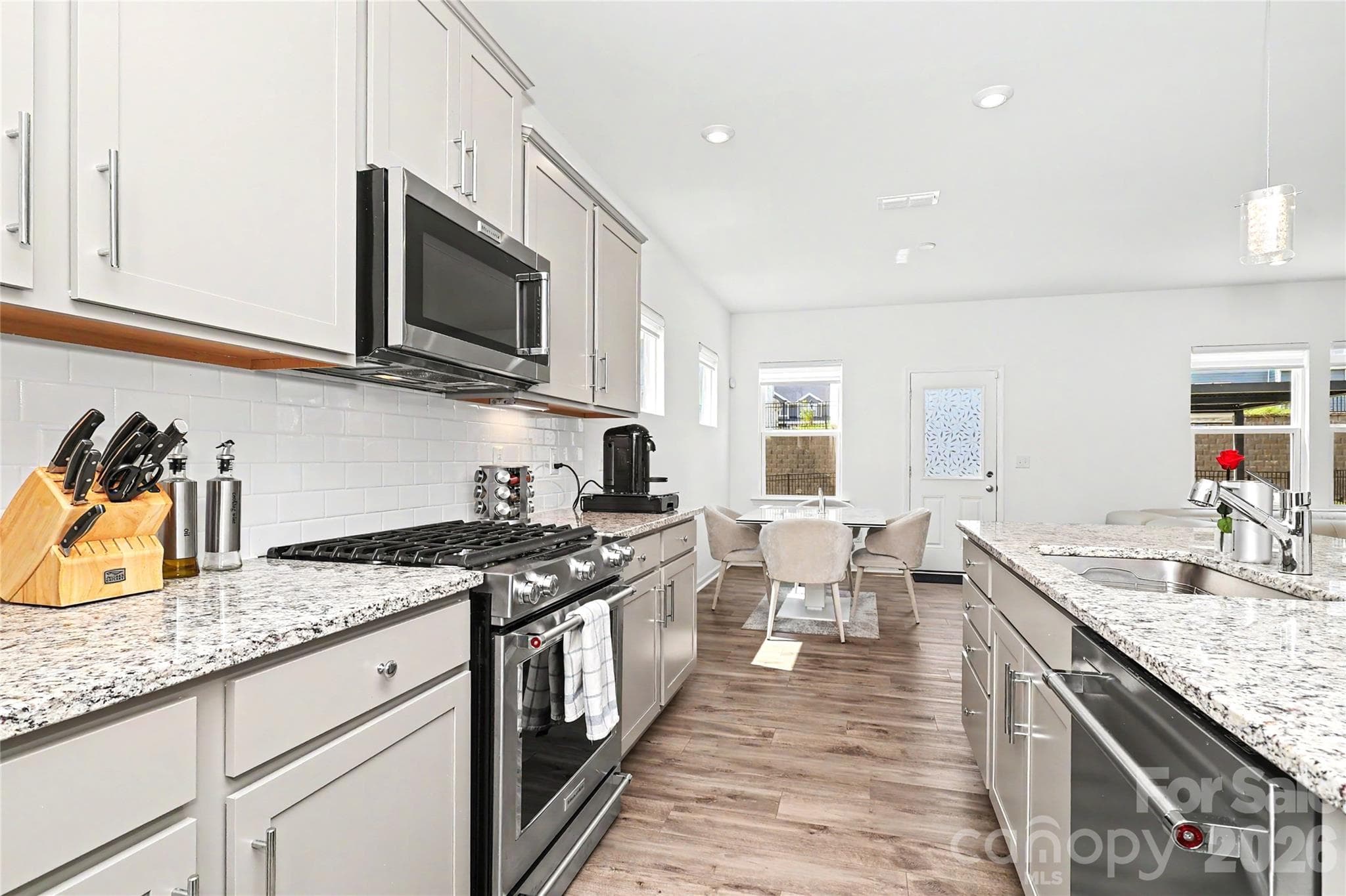 Single Family Residence at 11122 Glasden Road, Charlotte, photo 10 of 44