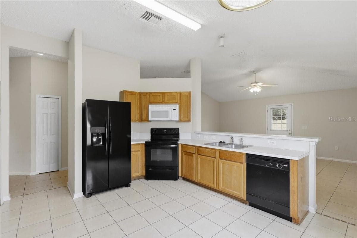 Single Family Residence at 3 LOUVET LN, PALM COAST, photo 18 of 95