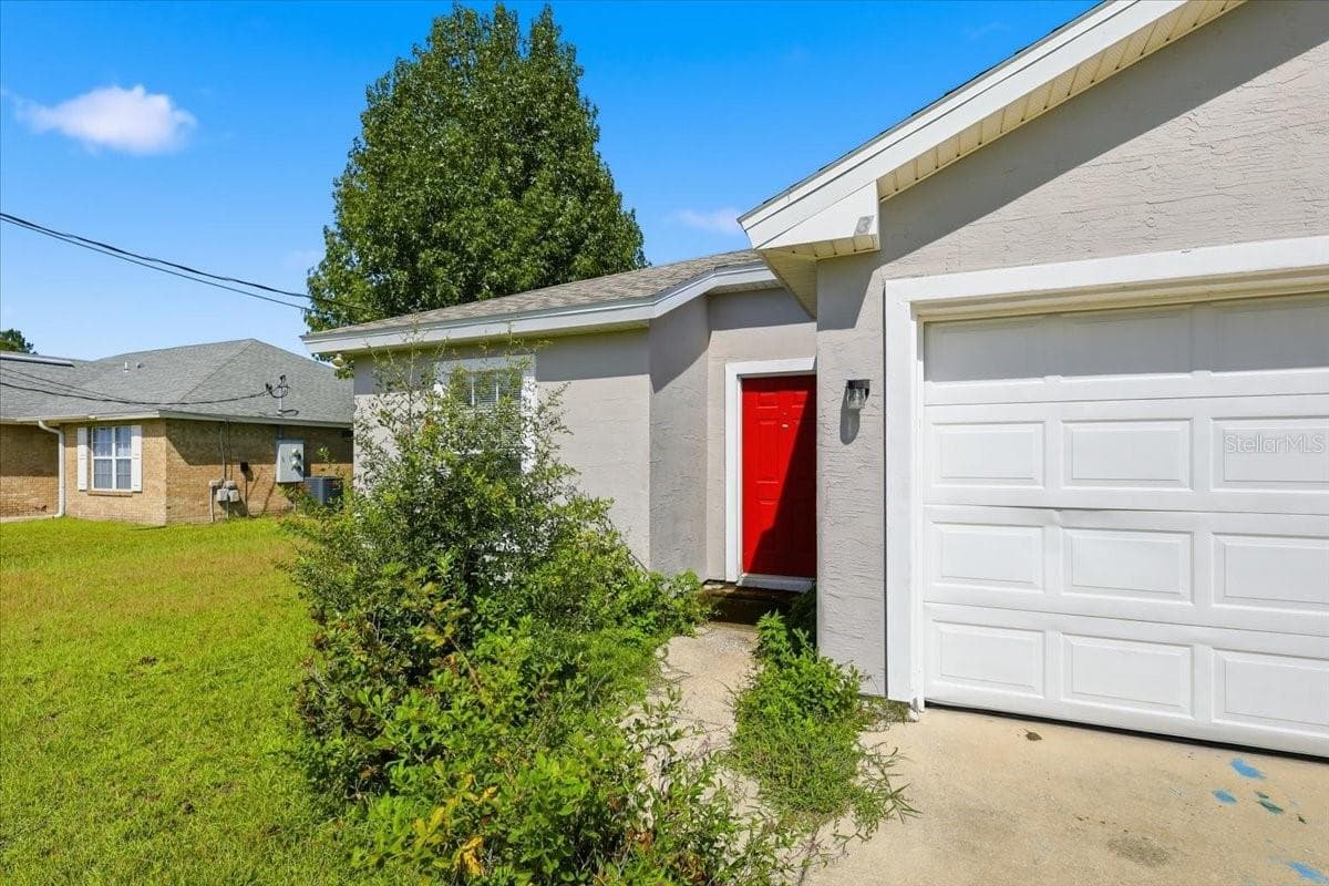 Single Family Residence at 3 LOUVET LN, PALM COAST, photo 63 of 95