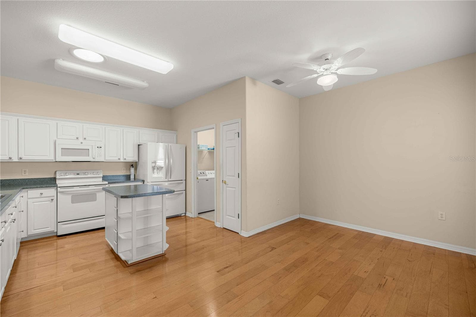 Single Family Residence at 9317 124TH PL, SUMMERFIELD, photo 16 of 44