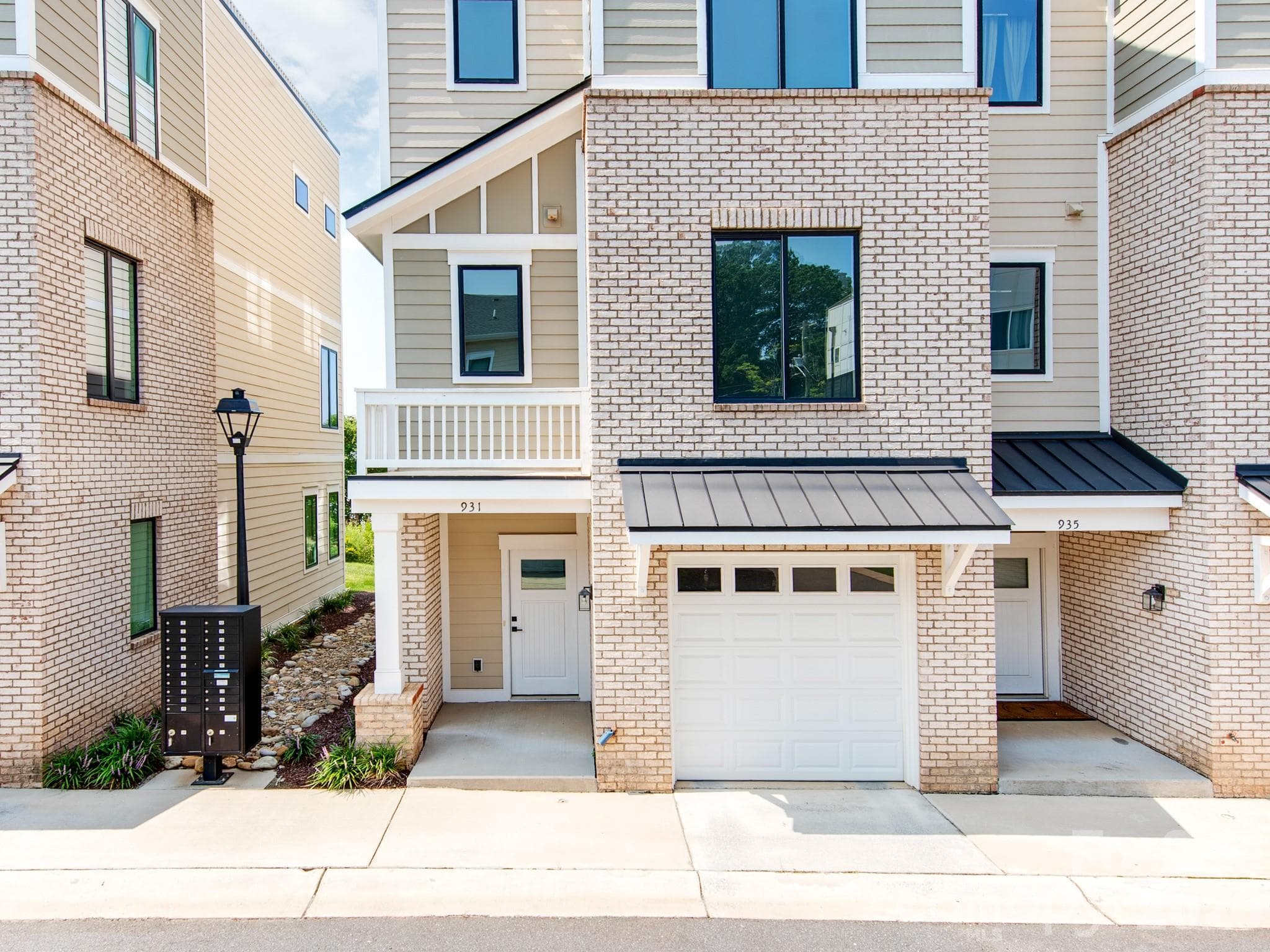 Townhouse at 931 Cityscape Drive, Charlotte, photo 2 of 39